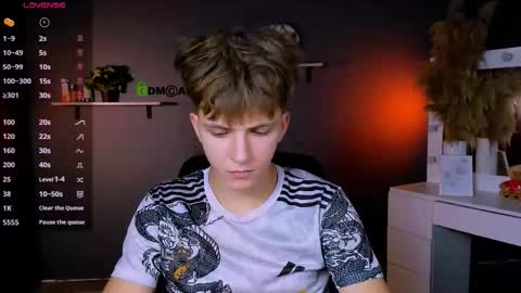 Travis online show from 10/08/25, 07:11