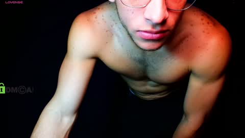 TRAVIS. online show from 01/26/25, 05:02