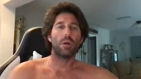 TravisKenn online show from 10/28/25, 06:54