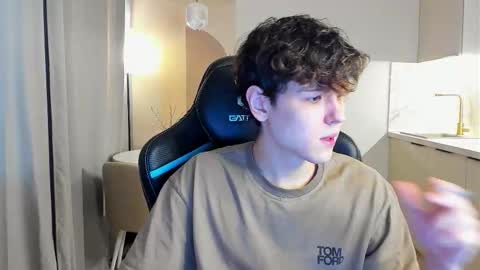 travisrivas online show from 10/10/25, 08:57