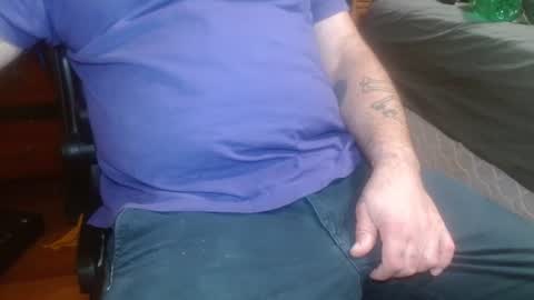 Snapshot of treasured_trash chatting on 07/23/26, 03:15 Dilly Dally online show from 07/23/26, 03:15