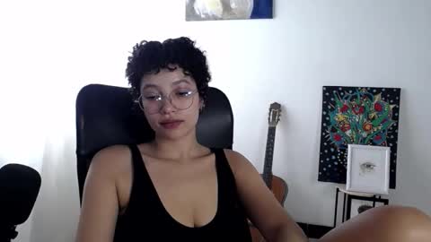 Emily online show from 11/07/25, 06:52