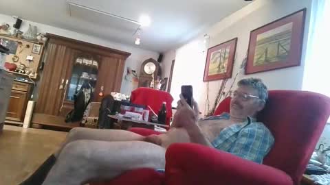 trebgeis1 online show from 09/12/25, 06:46