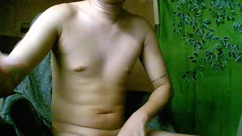 trebz_01 online show from 11/19/25, 04:51