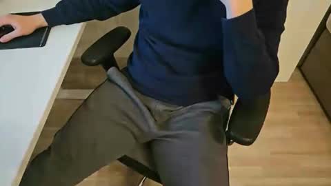 tree1989 online show from 01/02/25, 07:51