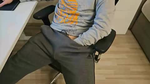 tree1989 online show from 01/06/25, 11:52