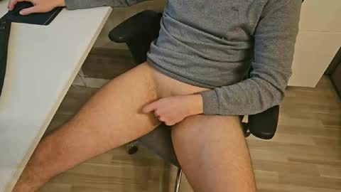 tree1989 online show from 02/08/25, 12:06