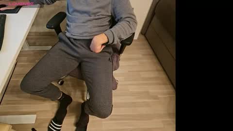 tree1989 online show from 10/14/25, 06:20