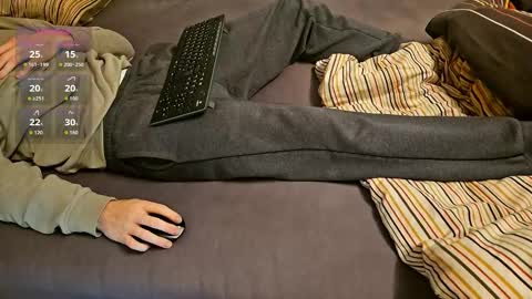 tree1989 online show from 10/31/25, 04:30