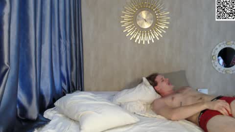 Sarah And Jon online show from 02/12/25, 04:33