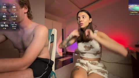 Sarah And Jon online show from 04/18/26, 11:03