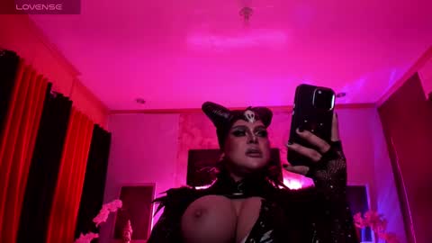 Jade online show from 12/10/24, 11:43