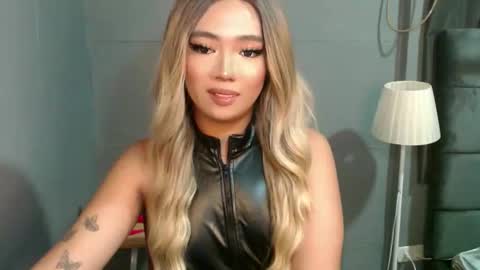 trexie_fucks15 online show from 10/25/25, 05:40