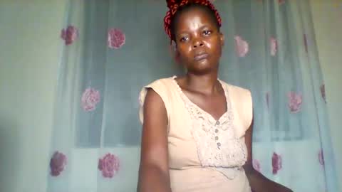 Snapshot of trey_queens chatting on 01/18/26, 10:24 trey_queens online show from 01/18/26, 10:24