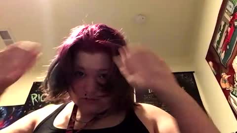 Snapshot of trhothoney chatting on 02/19/25, 04:44 Trixie online show from 02/19/25, 04:44
