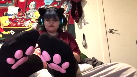 Snapshot of trhothoney chatting on 02/27/25, 04:52 Trixie online show from 02/27/25, 04:52