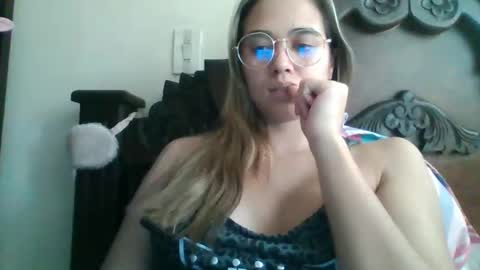triana_bell online show from 01/29/25, 06:50