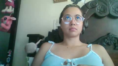 triana_bell online show from 03/02/25, 03:27