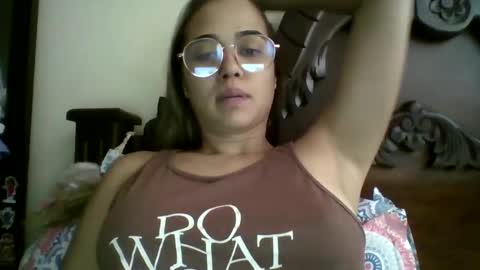 triana_bell online show from 09/28/25, 03:50