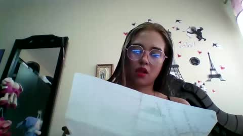 triana_bell online show from 09/29/25, 05:07