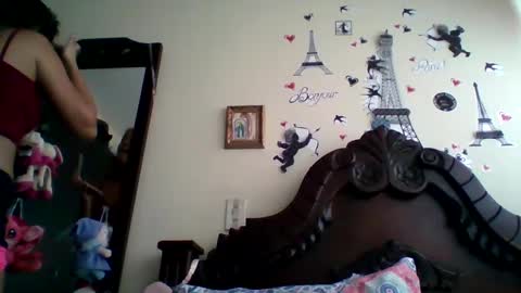 triana_bell online show from 10/04/25, 04:49