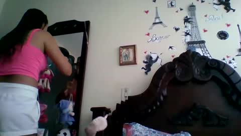 triana_bell online show from 10/06/25, 04:59