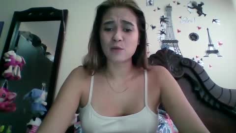 triana_bell online show from 10/08/25, 04:48