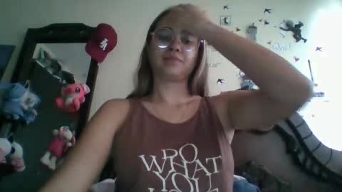 triana_bell online show from 11/16/25, 03:06