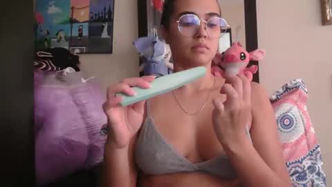triana_bell online show from 04/13/26, 04:12