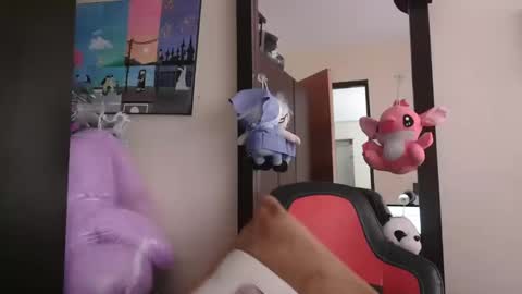 triana_bell online show from 04/18/26, 04:44