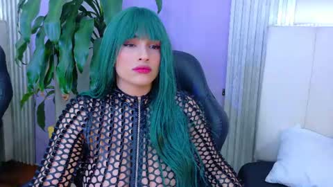 Snapshot of triana_crimson chatting on 06/11/26, 12:54 triana_crimson online show from 06/11/26, 12:54