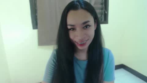 Snapshot of tricia_slut chatting on 03/08/25, 12:44 tricia_slut online show from 03/08/25, 12:44