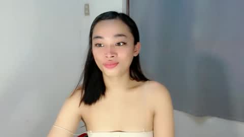 Snapshot of tricia_slut chatting on 10/18/25, 05:10 tricia_slut online show from 10/18/25, 05:10