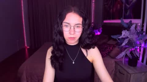 Snapshot of triciadaisy chatting on 06/19/26, 03:27 TriciaDaisy online show from 06/19/26, 03:27