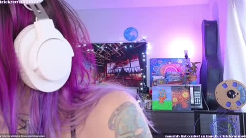 Snapshot of tricky_nymph chatting on 12/21/24, 04:57 Cassie online show from 12/21/24, 04:57