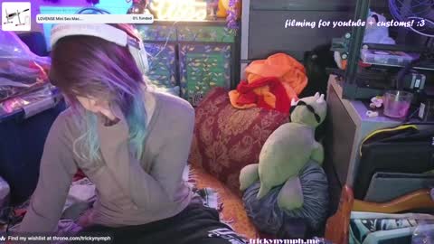 Snapshot of tricky_nymph chatting on 12/24/24, 10:22 Cassie online show from 12/24/24, 10:22