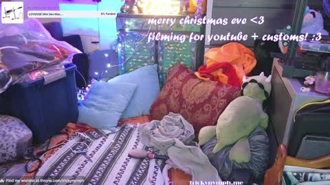 Snapshot of tricky_nymph chatting on 12/24/24, 01:28 Cassie online show from 12/24/24, 01:28