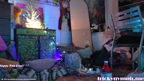 Snapshot of tricky_nymph chatting on 01/01/25, 08:02 Cassie online show from 01/01/25, 08:02