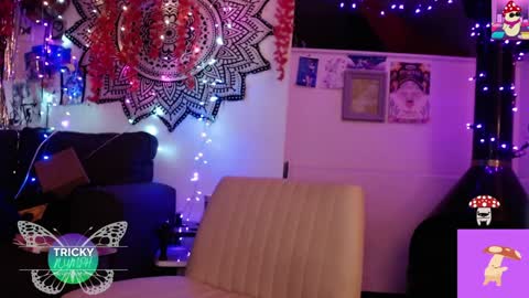 Snapshot of tricky_nymph chatting on 10/03/25, 07:27 Cassie online show from 10/03/25, 07:27