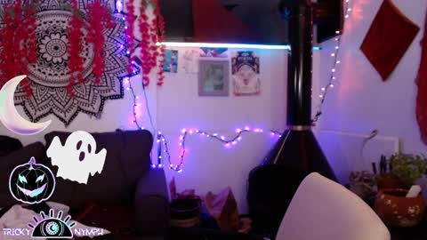 Snapshot of tricky_nymph chatting on 10/16/25, 03:51 Cassie online show from 10/16/25, 03:51