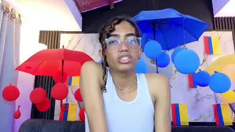Snapshot of triiangel_latinboy chatting on 07/02/26, 12:22 Johan online show from 07/02/26, 12:22