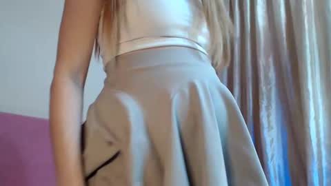 Snapshot of trioa chatting on 12/21/25, 10:11 Tony and Kristina wait you everyday start 2230-0000 GMT online show from 12/21/25, 10:11