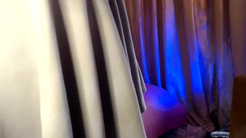 Snapshot of trioa chatting on 01/05/26, 05:27 Tony and Kristina wait you everyday start 2230-0000 GMT online show from 01/05/26, 05:27