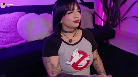 Val martinez  online show from 04/22/26, 12:24