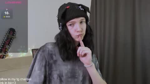 Max  online show from 02/19/26, 03:19