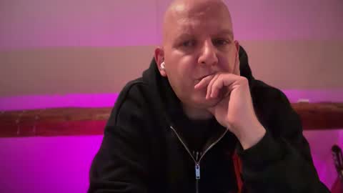 Triton online show from 10/20/25, 02:56