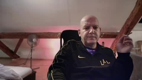 Snapshot of tritonspace chatting on 05/05/26, 10:29 Triton online show from 05/05/26, 10:29
