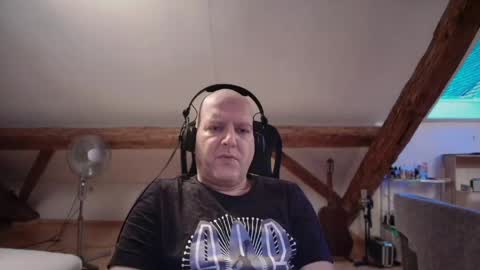 Snapshot of tritonspace chatting on 05/07/26, 06:57 Triton online show from 05/07/26, 06:57