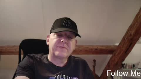 Snapshot of tritonspace chatting on 05/10/26, 10:59 Triton online show from 05/10/26, 10:59