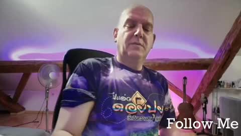 Snapshot of tritonspace chatting on 05/18/26, 03:57 Triton online show from 05/18/26, 03:57